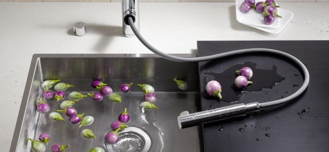 Ο μίξερ με ένα συρόμενο πότισμα μπορεί: το προοδευτικό εργαλείο κουζίνας για ενεργούς χρήστες (22 φωτογραφίες)