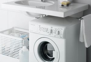 Sænk over vaskemaskinen - spar centimeter (21 fotos)