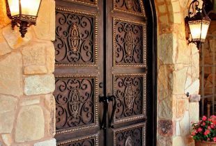 Forged metal entrance doors - steel classic (25 photos)