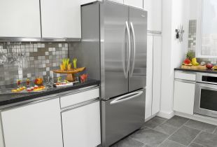 Ψυγείο με δύο πόρτες: χαρακτηριστικά, πρόσθετες λειτουργίες, πλεονεκτήματα και μειονεκτήματα (23 φωτογραφίες)