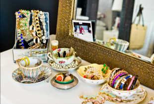 Formas inusuales de almacenar joyas como decoración interior (21 fotos)