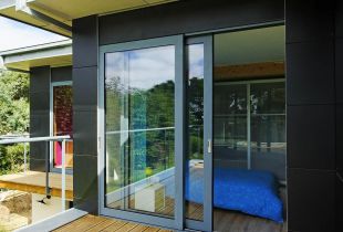 Sliding doors: advantages, disadvantages and use in the interior (26 photos)