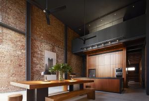 Mørkt loft: anvendelse i det indre, de grundlæggende regler (27 fotos)