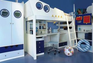 Μπλε σοφίτα στο παιδικό δωμάτιο: χαρακτηριστικά της σύνθεσης (21 φωτογραφίες)