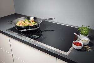 Wir rüsten den Arbeitsbereich aus: Wie wählt man einen Herd für die Küche?