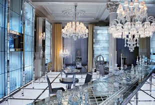Glass in the interior: transparent features (22 photos)