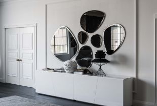 Round mirror in the home decor - isolation of forms (24 photos)