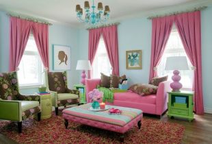 Ροζ κουρτίνες στο εσωτερικό σπίτι (24 φωτογραφίες)