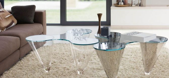 Glazen meubels in het interieur: nieuwe facetten beheersen (20 foto's)