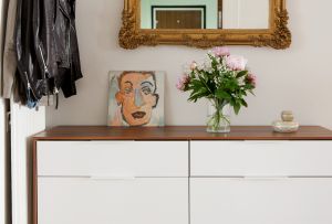 Placeringen af ​​kommoden i det indre (40 fotos): moderne ideer