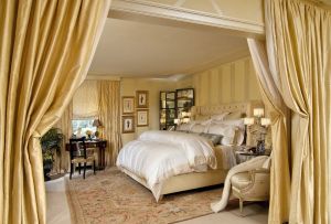 Det indre af soveværelset i guldfarve: funktioner i kombinationen (32 fotos)