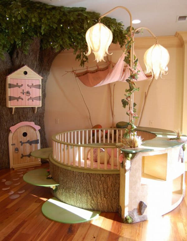 Kinderkamer voor een meisje met een boom