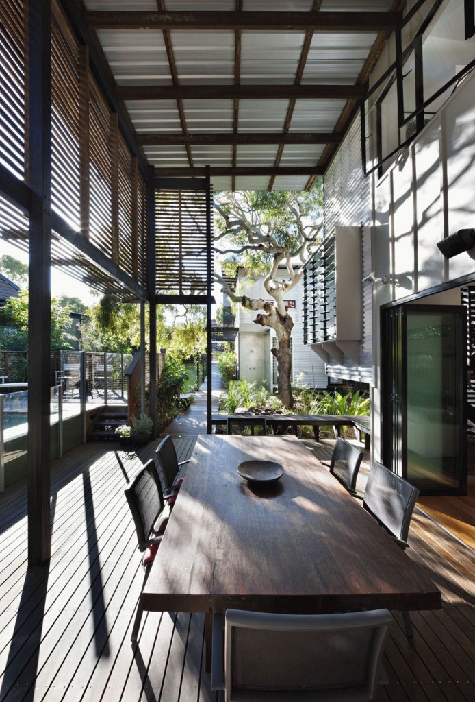 Világos és jól megvilágított veranda és terasz