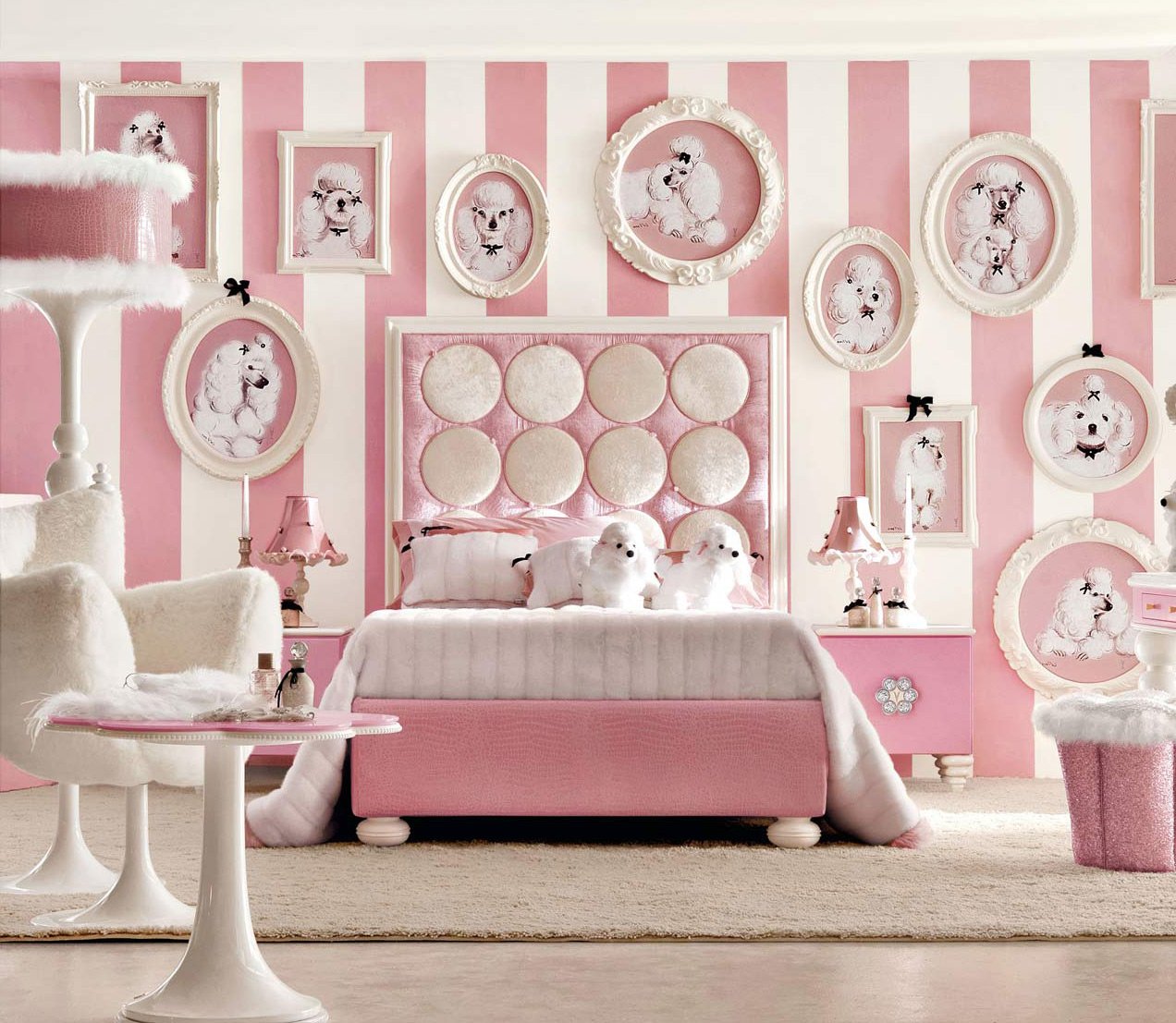 Ροζ και λευκό παιδικό υπνοδωμάτιο