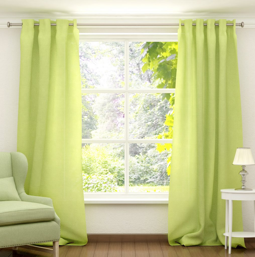 Világos zöld függöny a nappaliban
