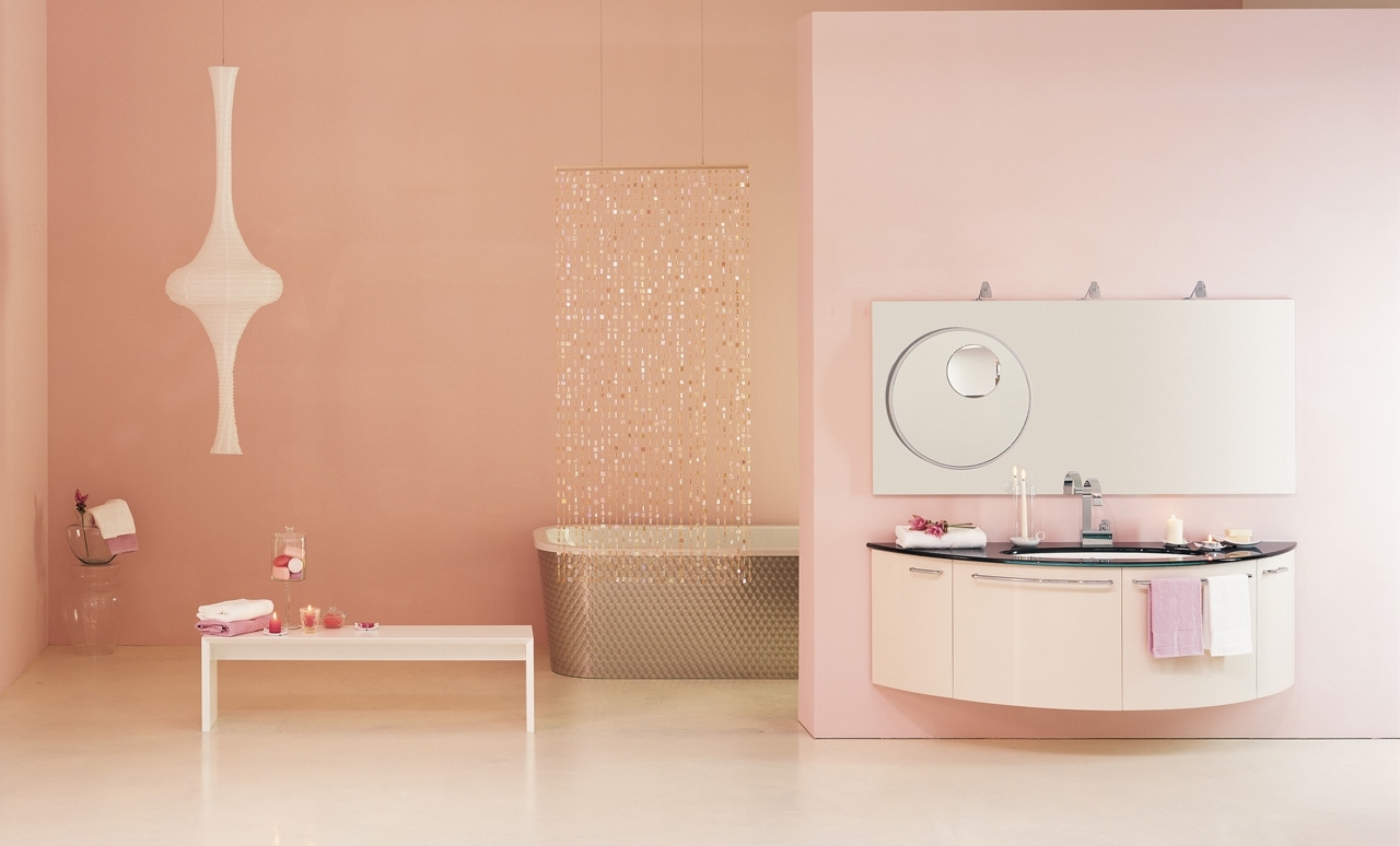 Pastel ροζ τοίχους στο μπάνιο