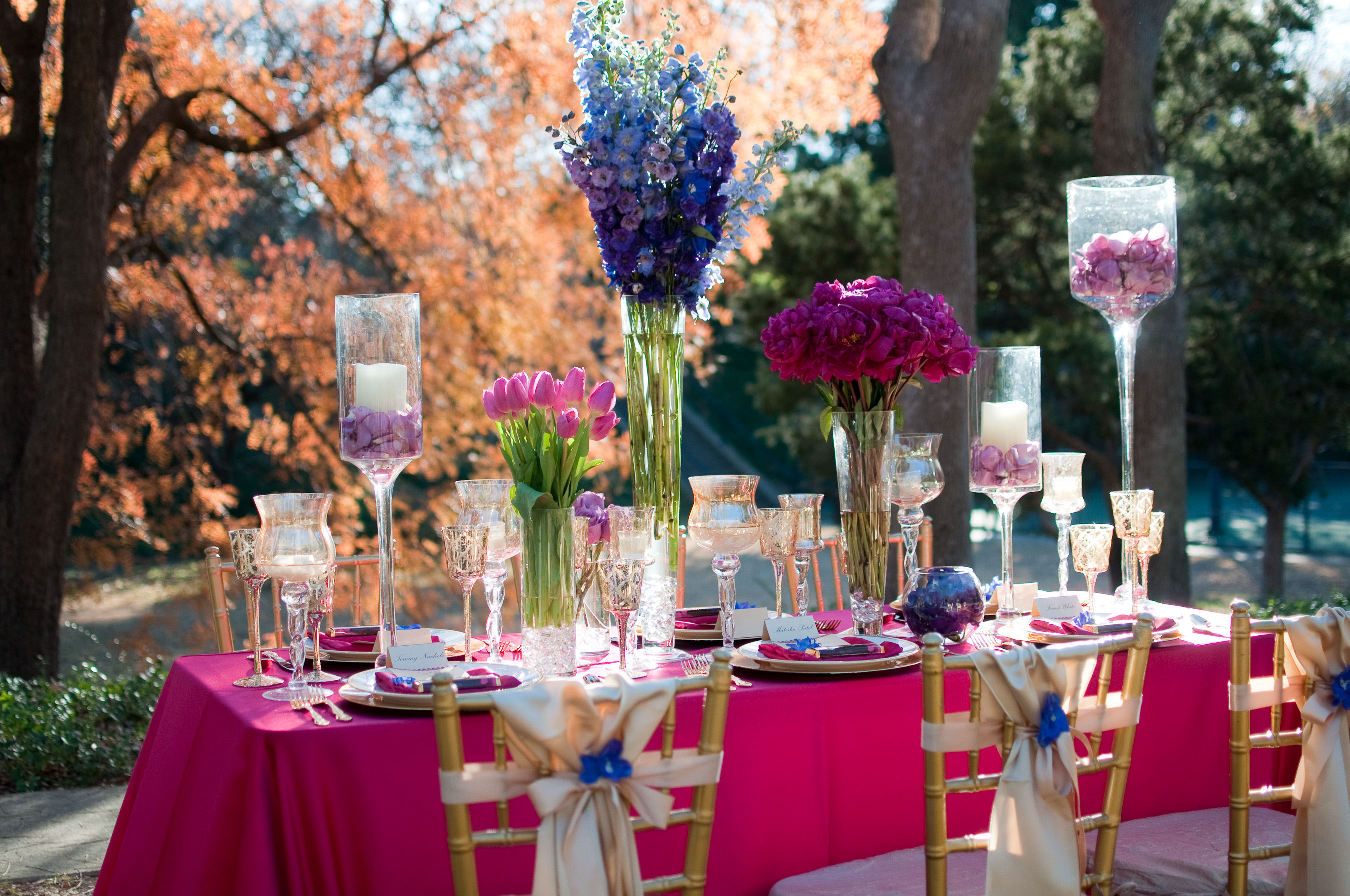 Εορταστικό τραπέζι σε ροζ