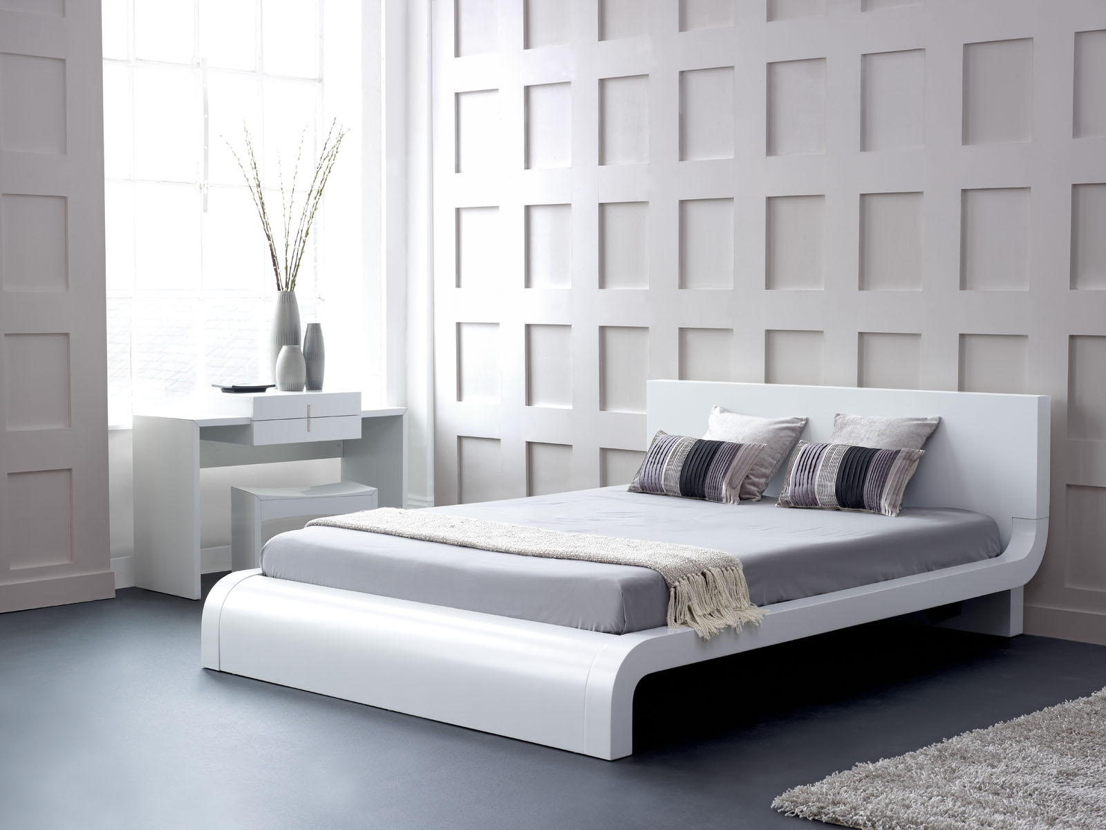 Λευκό κρεβάτι σε φουτουριστικό ύφος