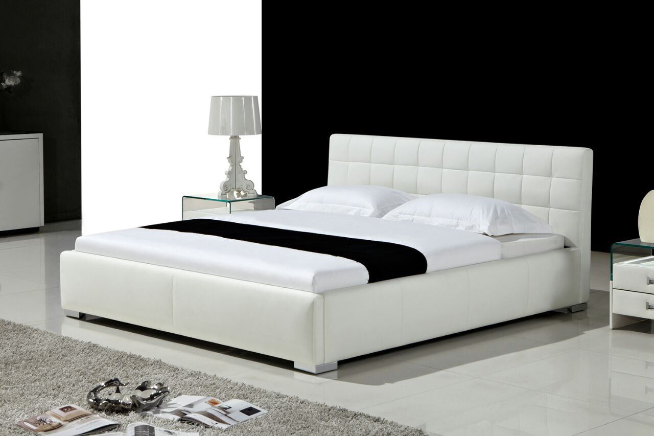 Λευκό δερμάτινο κρεβάτι
