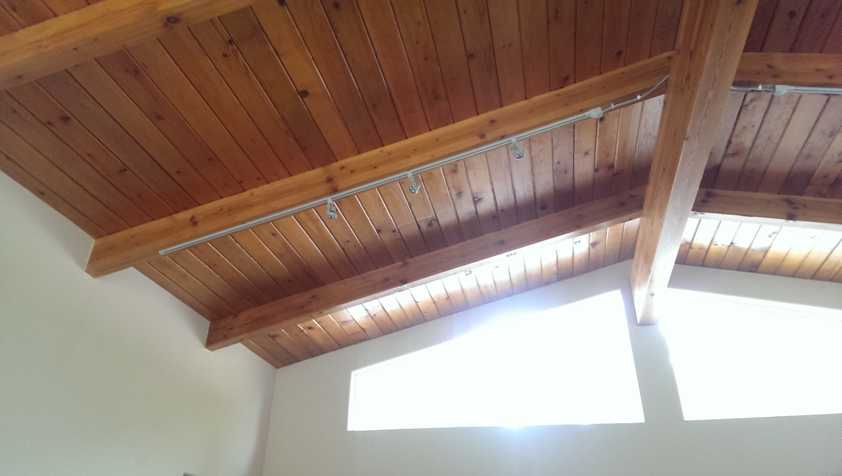 Μόνωση ξύλινης οροφής