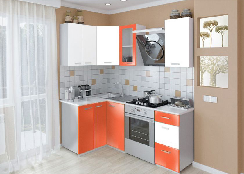 Bytte ut oransje kjøkkenfasader