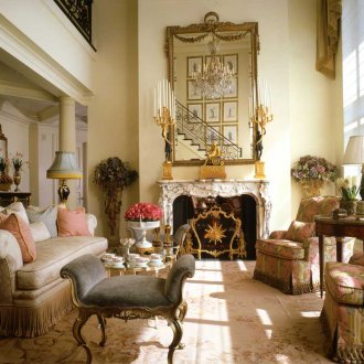 Luxurious French-style living room furniture and decor