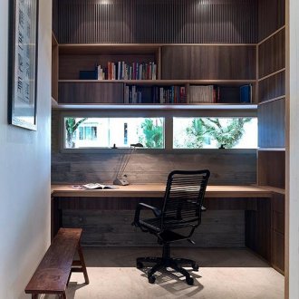 Kahverengi ve beyaz modern dolap