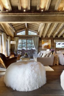 Cuisine simple dans une maison chalet