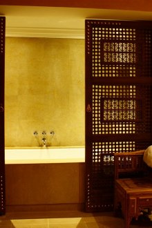 Kahverengi banyo