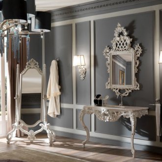 Coiffeuse et miroir à l'intérieur italien