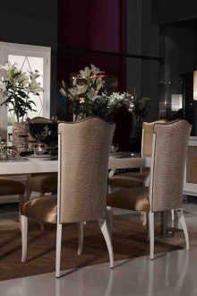 Salle à manger de style italien classique