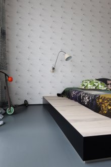 Bir gencin odasında podyum