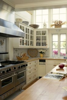 White country style kitchen