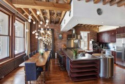 Beautiful large loft style kitchen
