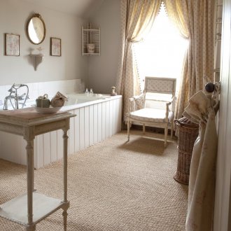 Country tarzı parlak banyo mobilyaları
