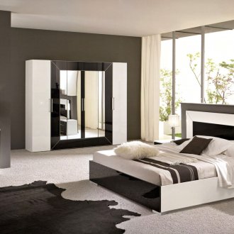 Black and white bedroom in a classic style