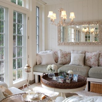 Ahşap duvarlar ve zemin shabby chic oturma odasında