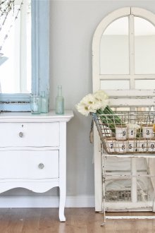 Beyaz ve mavi shabby chic iç