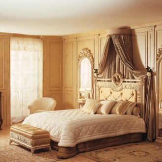 Klassisches beige Schlafzimmer