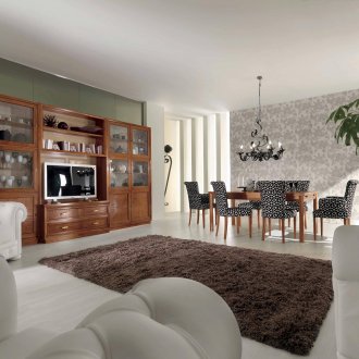 Braune und weiße Möbel im klassischen Wohn- und Esszimmer