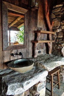 Controsoffitto al cottage in pietra naturale