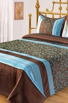 Brown-blue bedspread in the bedroom