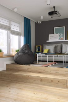 Büyük bir oturma odasında podyum