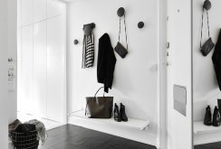 Couloir de style scandinave noir et blanc