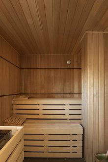 Grand sauna dans l'appartement