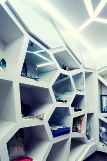 Estilo constructivista estantes blancos