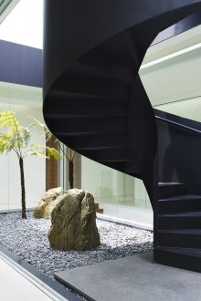 Schwarze Metallwendeltreppe