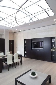 Glossy finish in the living room-kitchen