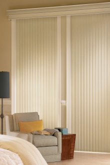 Tende verticali nel design della camera da letto