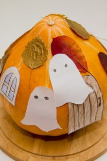 Les enfants peuvent aussi décorer des citrouilles d'Halloween
